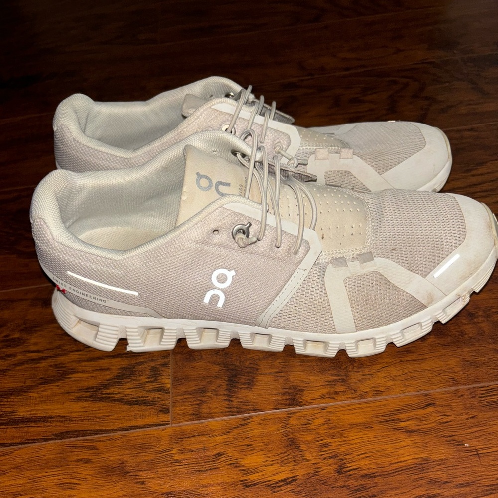 ON Running On Cloud 5 Pearl White Women’s Athletic Tennis Shoes - Picture 6 of 8